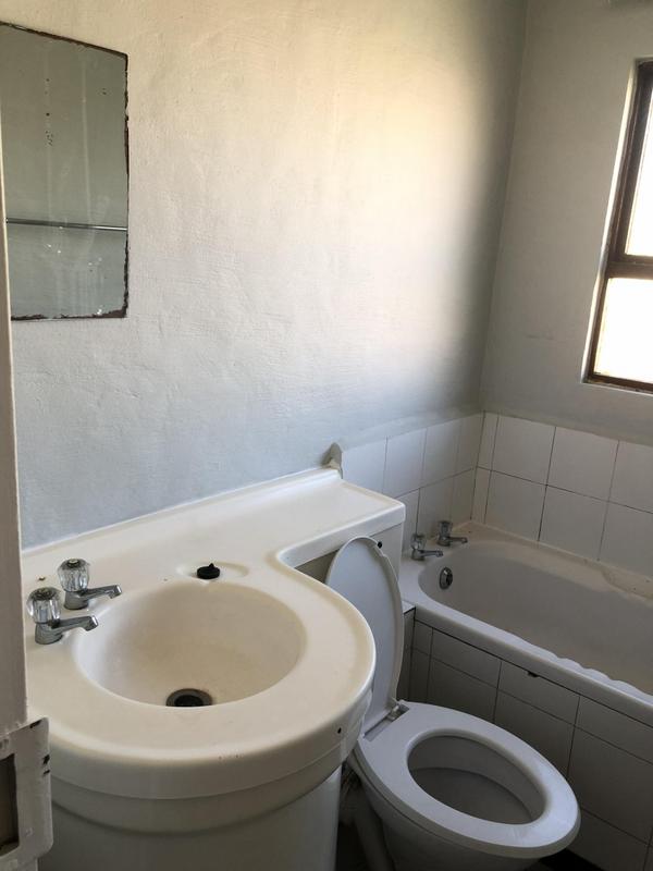 To Let 2 Bedroom Property for Rent in Amalinda Eastern Cape